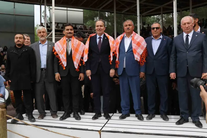 Fatih Erbakan Denizli Güreşlerinde Pehlivanlara Madalya Verdi