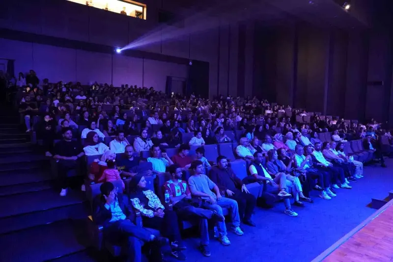 Şehitkamil'de Düzenlenen Pop-Rock Konseri Müzikseverlere Unutulmaz Anlar Yaşattı