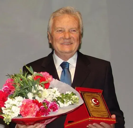 Yeşilçam'ın Usta İsmi Göksel Arsoy 90 Yaşında Yaşamını Yitirdi