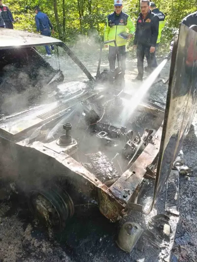 Sinop’ta Seyir Halindeki Otomobil Alev Aldı