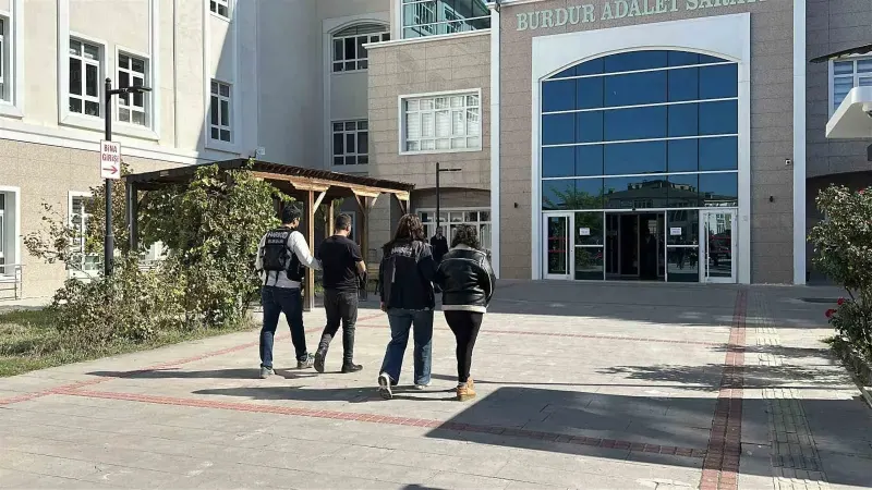 Burdur Otogarında Binlerce Kullanımlık Uyuşturucu Operasyonu: İki Tutuklama