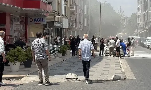 Lüks araç alevlere teslim oldu