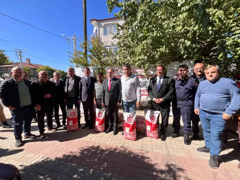 Tekirdağ'da Çiftçilere Hibeli Kanola Tohumu Desteği