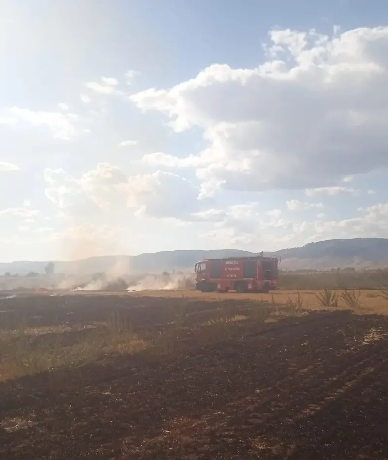 Denizli Çivril'de Tarım Arazisinde Çıkan Yangın Korkuttu