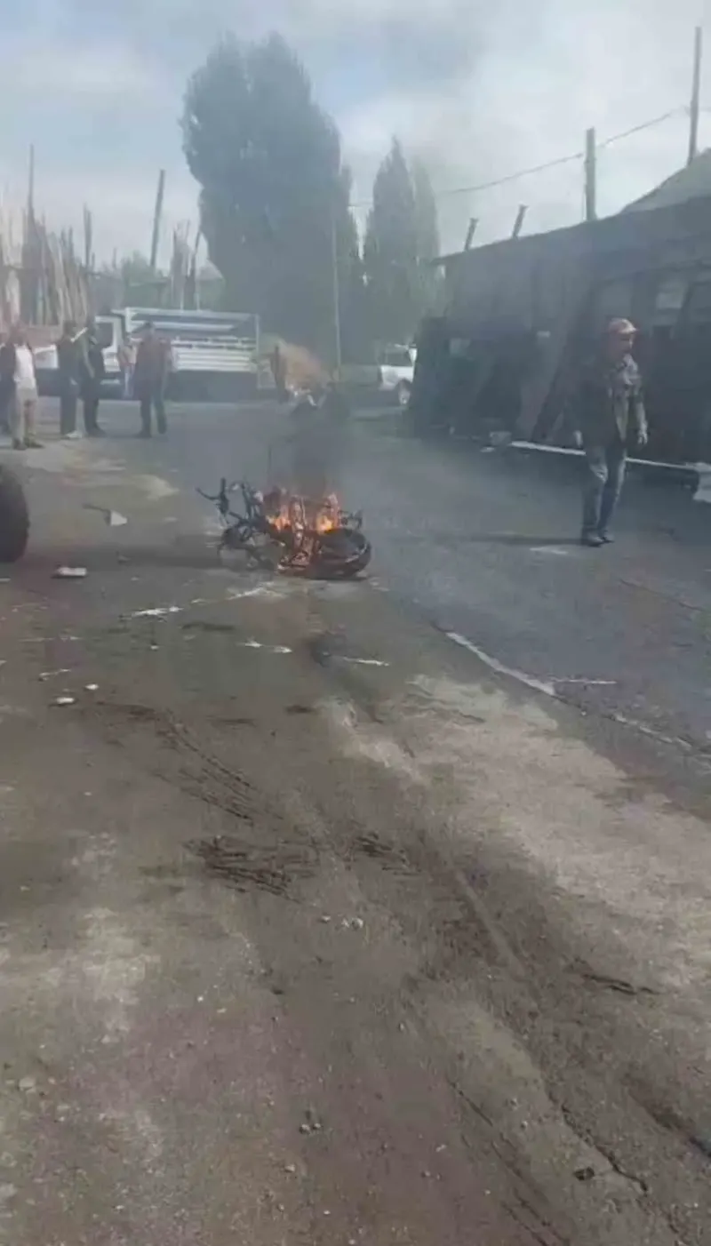 Bingöl'de Kaynak Yapılan Motosiklet Alev Alarak Kullanılamaz Hale Geldi