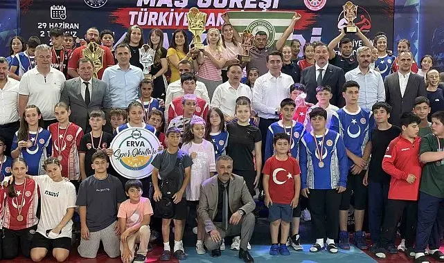 Minikler ve Yıldızlar Mas Güreşi Türkiye Şampiyonası Kayseri'de başladı
