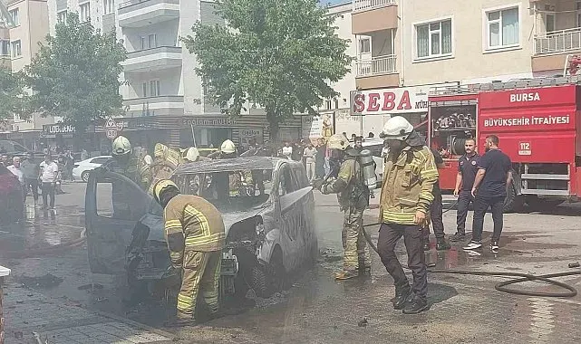 Çakmak yüklü araç alev alev yandı