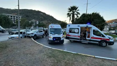 Aydın Söke'de İki Otomobil Çarpıştı: İki Kişi Yaralandı