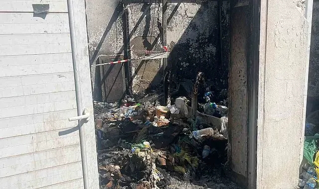 Alanya'da 5 yıldızlı otelin geri dönüşüm deposundaki yangın korkuttu