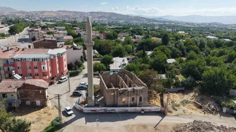Elazığ'da 300 Yıllık Tarihi Cami Altı Yıldır Restorasyon Bekliyor