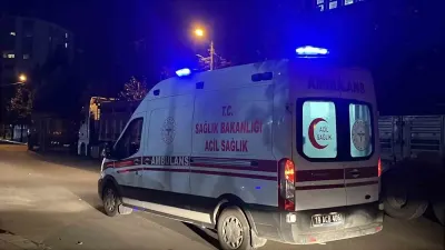 Çorum'da Trafik Denetiminde Dur İhtarına Uymayan Motosiklet Polise Çarpti