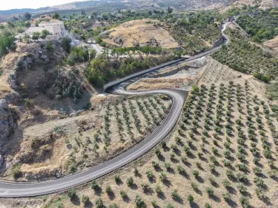 Hatay Büyükşehir Belediyesi Kırıkhan Alaybeyli Yolunu Asfaltladı