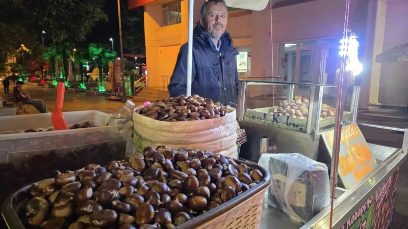 Bandırma’da Yeni Sezon Kestane Tezgâhlarda Yerini Aldı