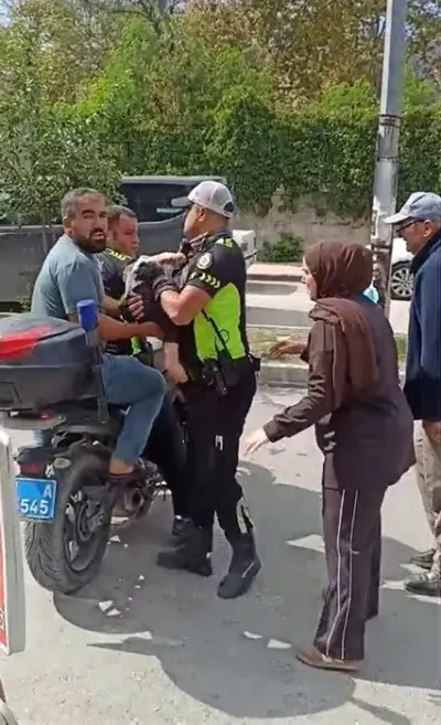 Hatay'da Bilinci Kapanan Bebek Polis Motosikletiyle Hastaneye Kaldırıldı