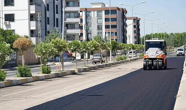 Üçüncü çevre yolunda asfalt çalışması yapılıyor