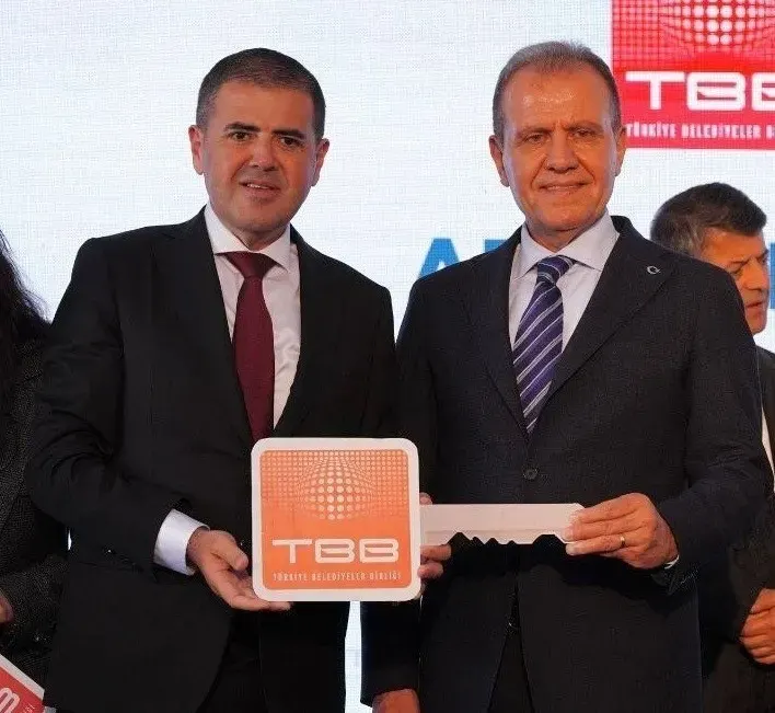 Mersin'de Düzenlenen Yolsuzluk Operasyonunda Üç Belediye Başkanı Tutuklandı
