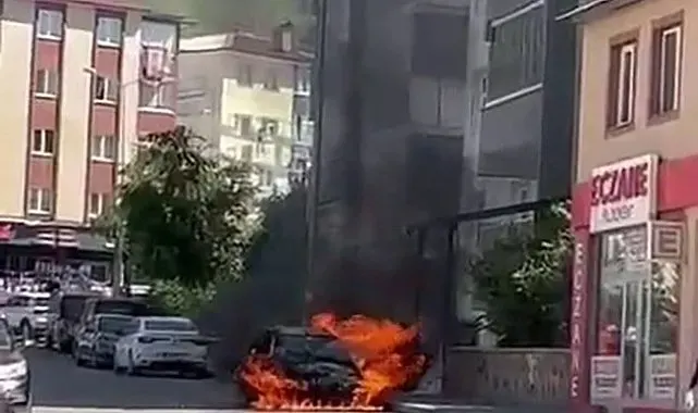 Erzurum'da otomobil alev topuna döndü
