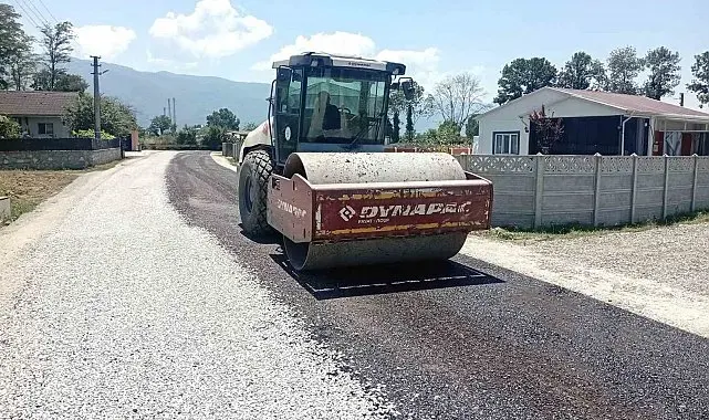 Düzce'de köylerde sathi kaplama çalışmaları tamamlanıyor