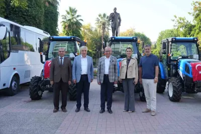 Turgutlu Belediyesi Araç Filosuna Yeni Otobüs ve Traktörler Eklendi