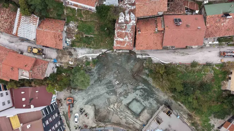Tokat'ta İnşaat Alanı Yanındaki Yol Çöktü: İki Katlı Apartman Tedbiren Boşaltıldı