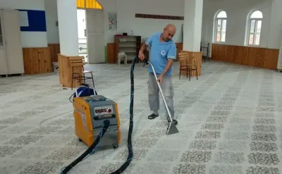 Akdeniz'de İbadethanelerin Temizliği Düzenli Olarak Sürdürülüyor