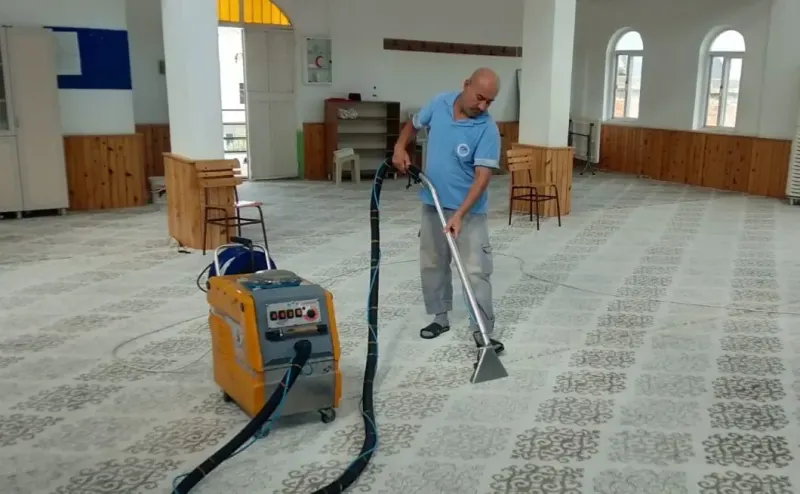 Akdeniz'de İbadethanelerin Temizliği Düzenli Olarak Sürdürülüyor