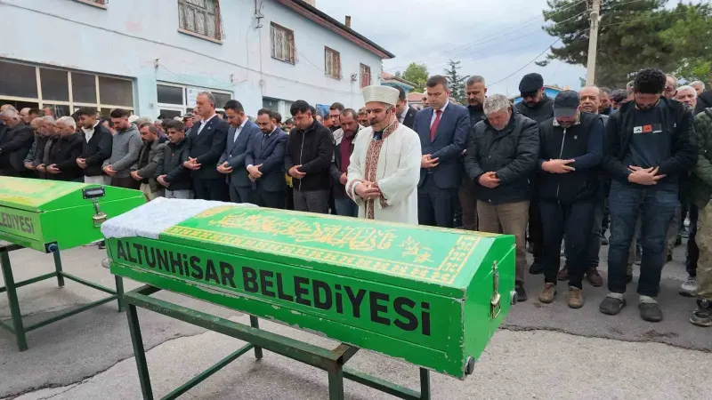 Niğde'deki Feci Kazada Yaşamını Yitiren Kardeşler Toprağa Verildi