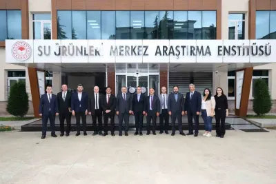 Trabzon Büyükşehir Belediye Başkanı Genç’ten Su Ürünleri Enstitüsü’ne Ziyaret