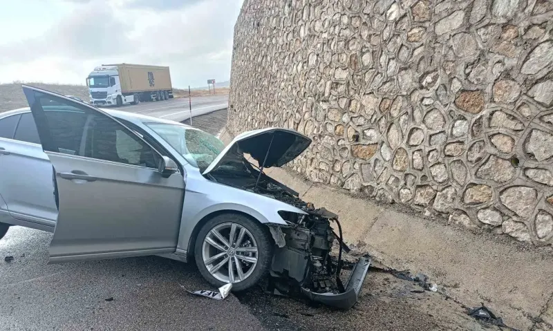 Erzurum Kop Dağı'nda Beş Aracın Karıştığı Zincirleme Kazada Beş Kişi Yaralandı