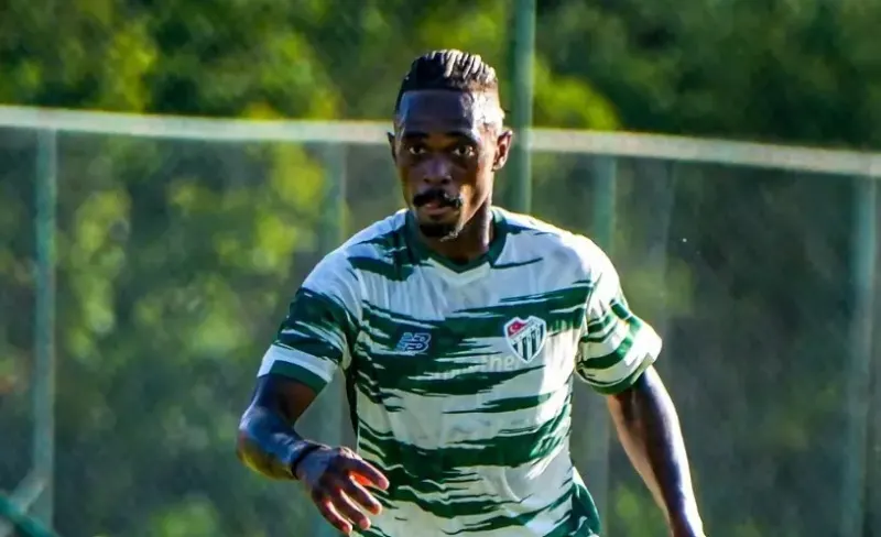 Bursaspor'da Lincoln Henrique Sakatlığı Nedeniyle Sahalardan Uzak Kalacak