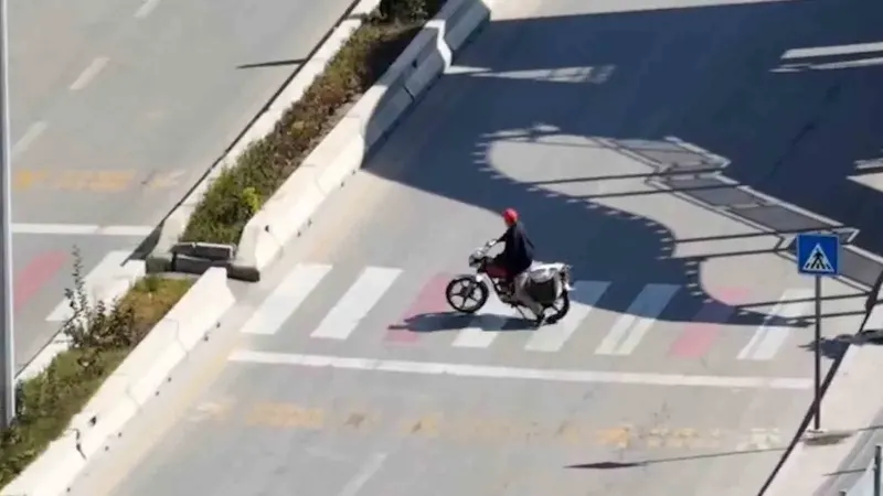 Kırıkkale'de Dron Destekli Takip: Çalıntı Motosikletle Kaçan Sürücüye 52 Bin Lira Ceza