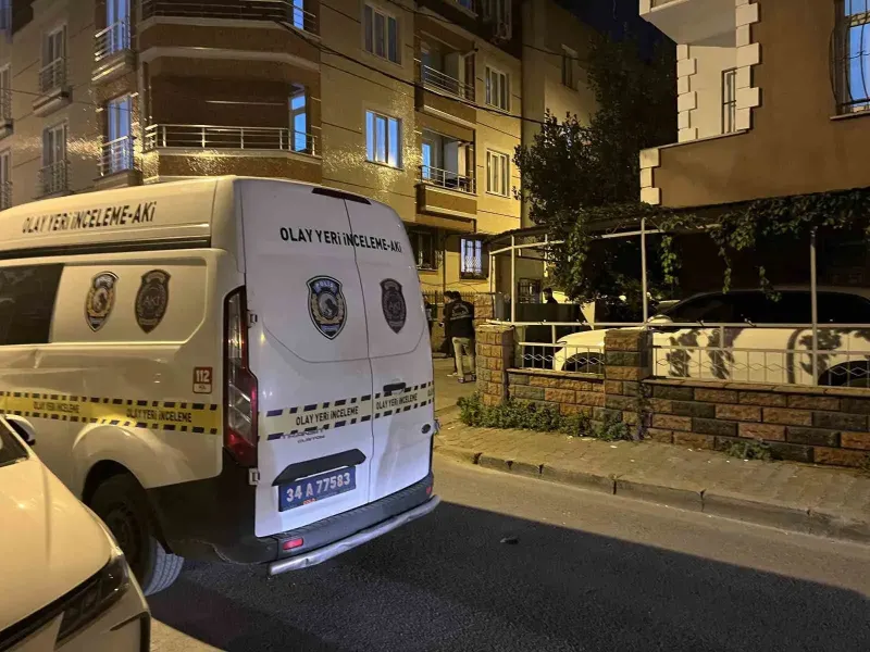Küçükçekmece'de Silahlı Saldırı: Bir Kişi Ağır Yaralandı