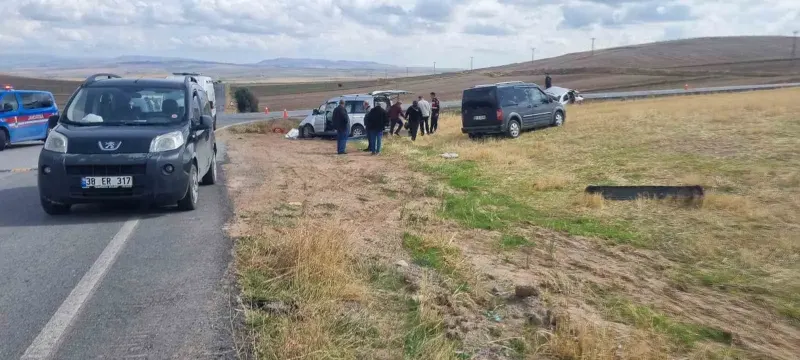 Kayseri Bünyan İlçesinde Otomobil İle Ticari Araç Çarpıştı: 1 Can Kaybı