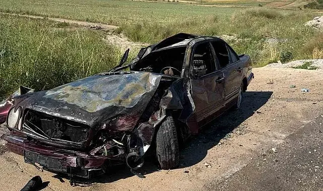 Yozgat'ta devrilen otomobil yandı: 1 ölü, 3 yaralı