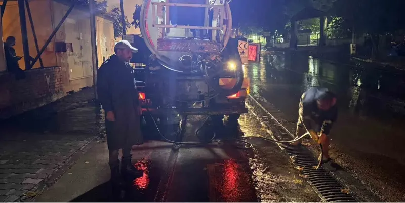 Adıyaman Kahta'da Sağanak Yağış Seferberliği: Ekipler Teyakkuzda