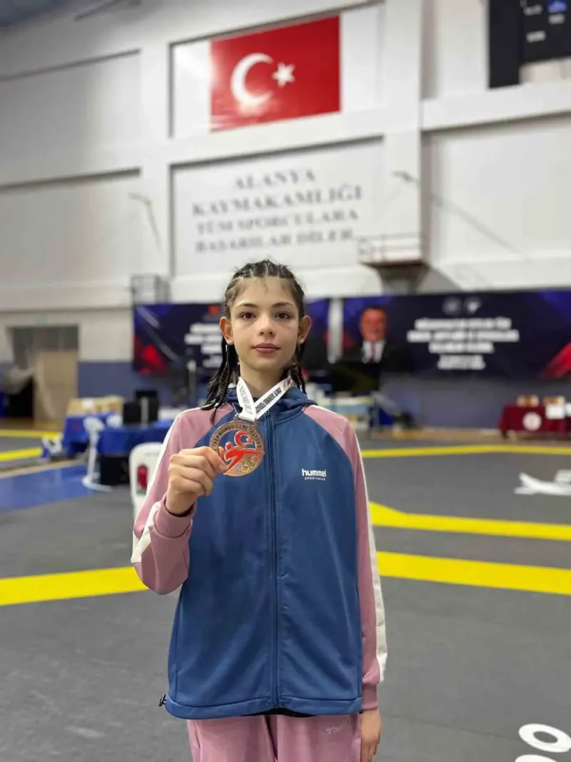 Bilecikli Başarılı Taekwondocu Elçin Berra Tuzsuz Romanya'da Türkiye'yi Temsil Edecek