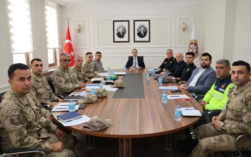 Siirt Kurtalan'da Genişletilmiş Güvenlik ve Asayiş Toplantısı Düzenlendi