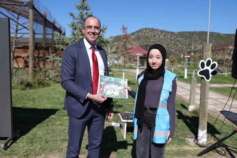 Kütahya'da Sahipsiz Hayvanlar İçin Anlamlı Farkındalık Etkinliği Düzenlendi