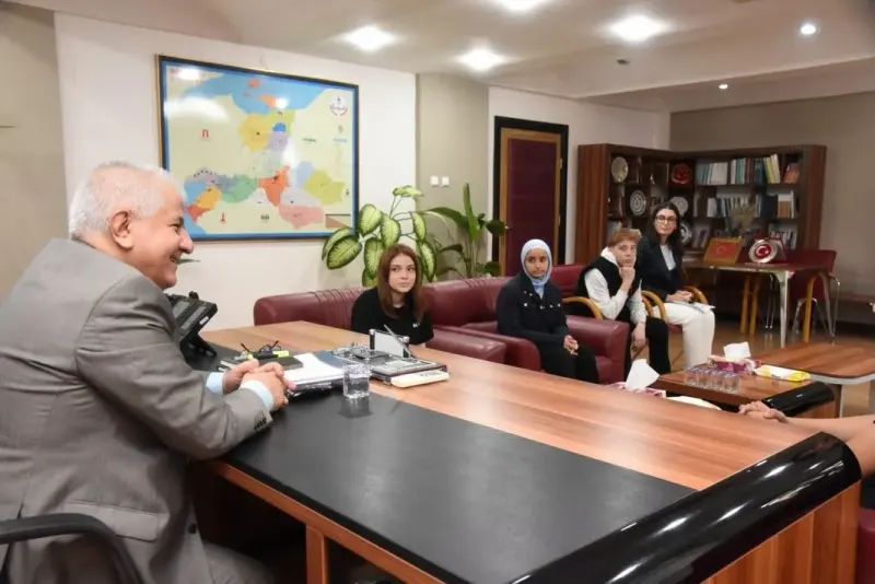 Balıkesir'de Eğitim Gören Filistinli Öğrencilerden Müdür Kal'a Ziyaret