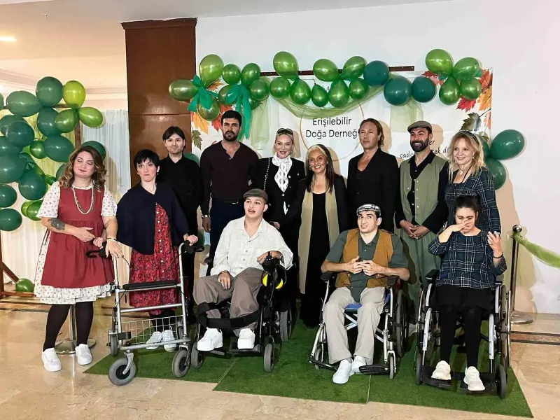 Serebral Palsili Bireyler Farkındalık İçin Podyumda Yer Aldı