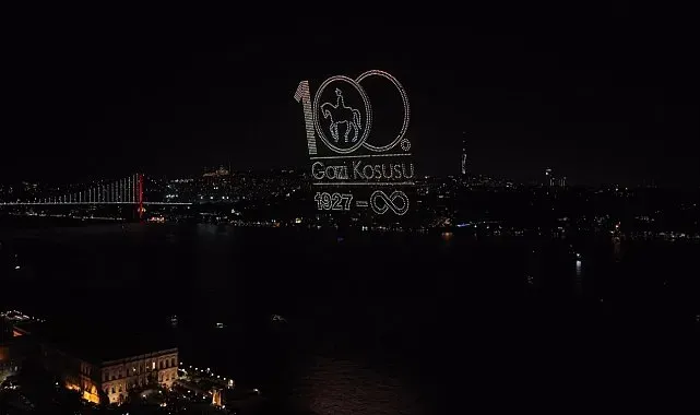 100. Gazi Koşusu Resepsiyonunda gökyüzünde görsel şölen