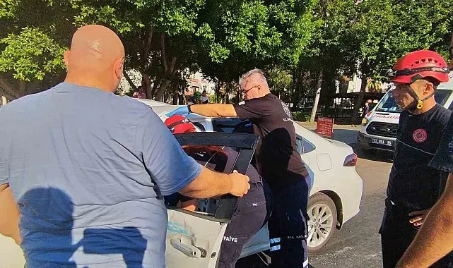 Özel halk otobüsü ile iki otomobilin karıştığı kazada yaralanan olmadı
