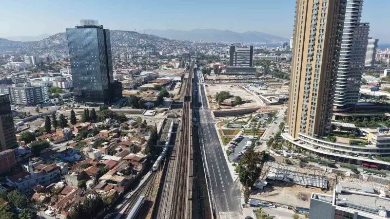 İzmir Büyükşehir Belediyesinden Mürselpaşa Alt Geçidi İçin Zorlu Çalışma