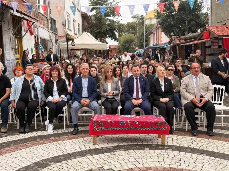 Akçakoca'da Düzenlenen Uluslararası Suluboya Festivali Sanatseverleri Buluşturdu