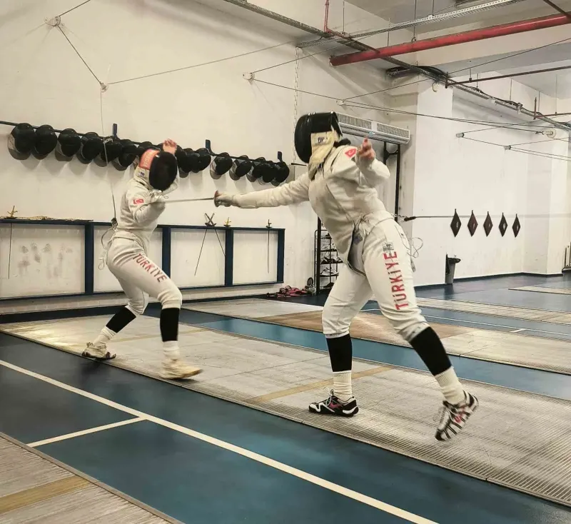 Eskişehir'de Amatör Spor Haftası Kapsamında Eskrim Flöre Heyecanı Yaşandı