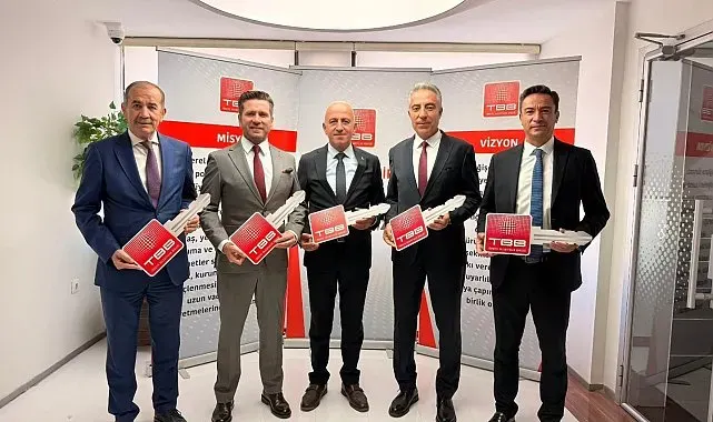 Tavas Belediyesine 22 tonluk yeni ekskavatör kazandırıldı