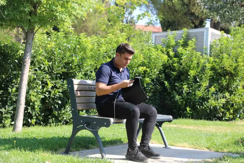 Muğla Büyükşehir Belediyesi Tarafından Hayata Geçirilen MBBNET ile Kamusal Alanda Ücretsiz İnternet Dönemi