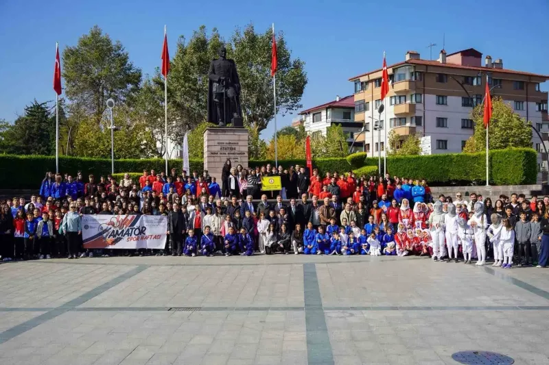 Bolu Kentinde Amatör Spor Haftası Coşkulu Bir Yürüyüşle Başladı