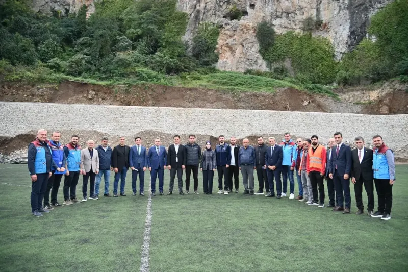 Trabzon'daki Maşatlık Futbol Sahası Güvenli Hale Getiriliyor