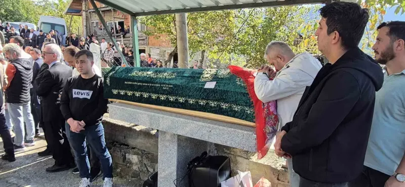 Okulda Düzenlenen Bıçaklı Saldırıda Hayatını Kaybeden Eslem Sare Bulut Bartın'da Son Yolculuğuna Uğurlandı